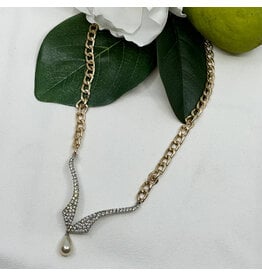 1950s V-Neck Rhinestone with Pearl on 1970s Chain Link Necklace