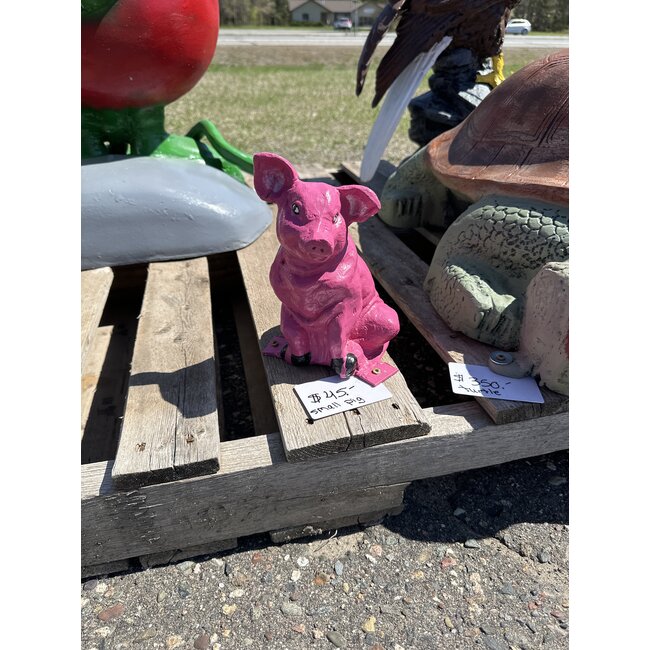 Small Sitting Pig