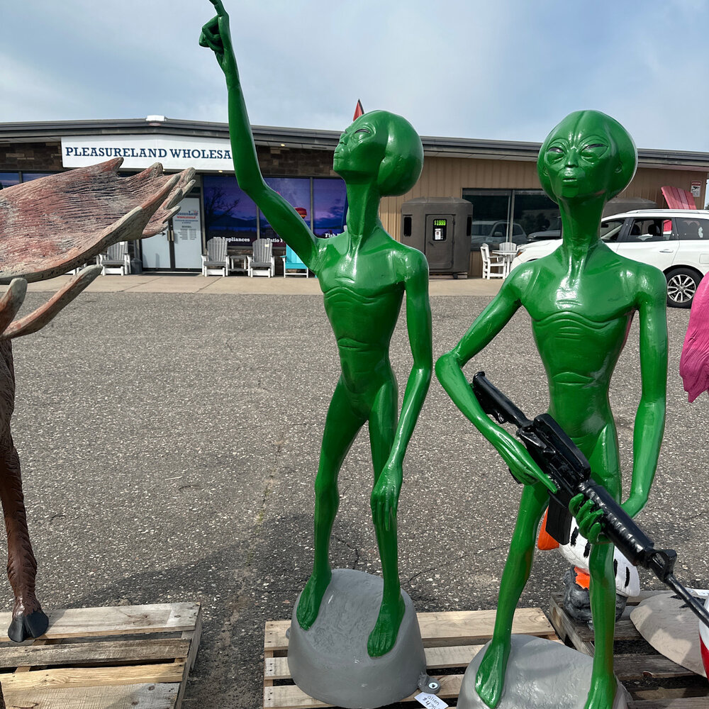 Alien Pointing