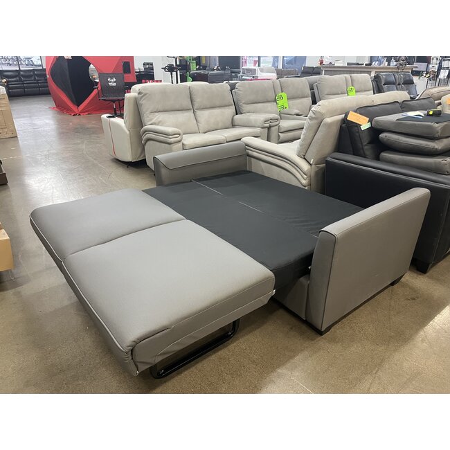 66.5" Hernandez Seal Trifold