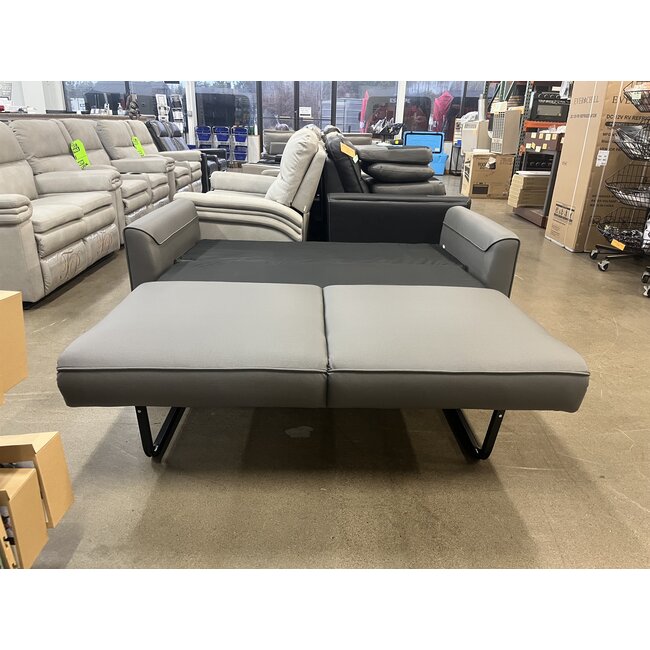 66.5" Hernandez Seal Trifold