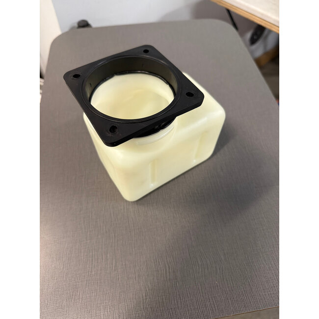 W8001078 - Reservoir - Park Brake Pump