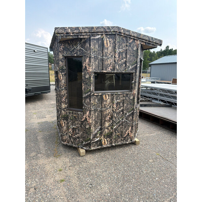 The Settler 6'x6' Amish Camo Hunting Blind