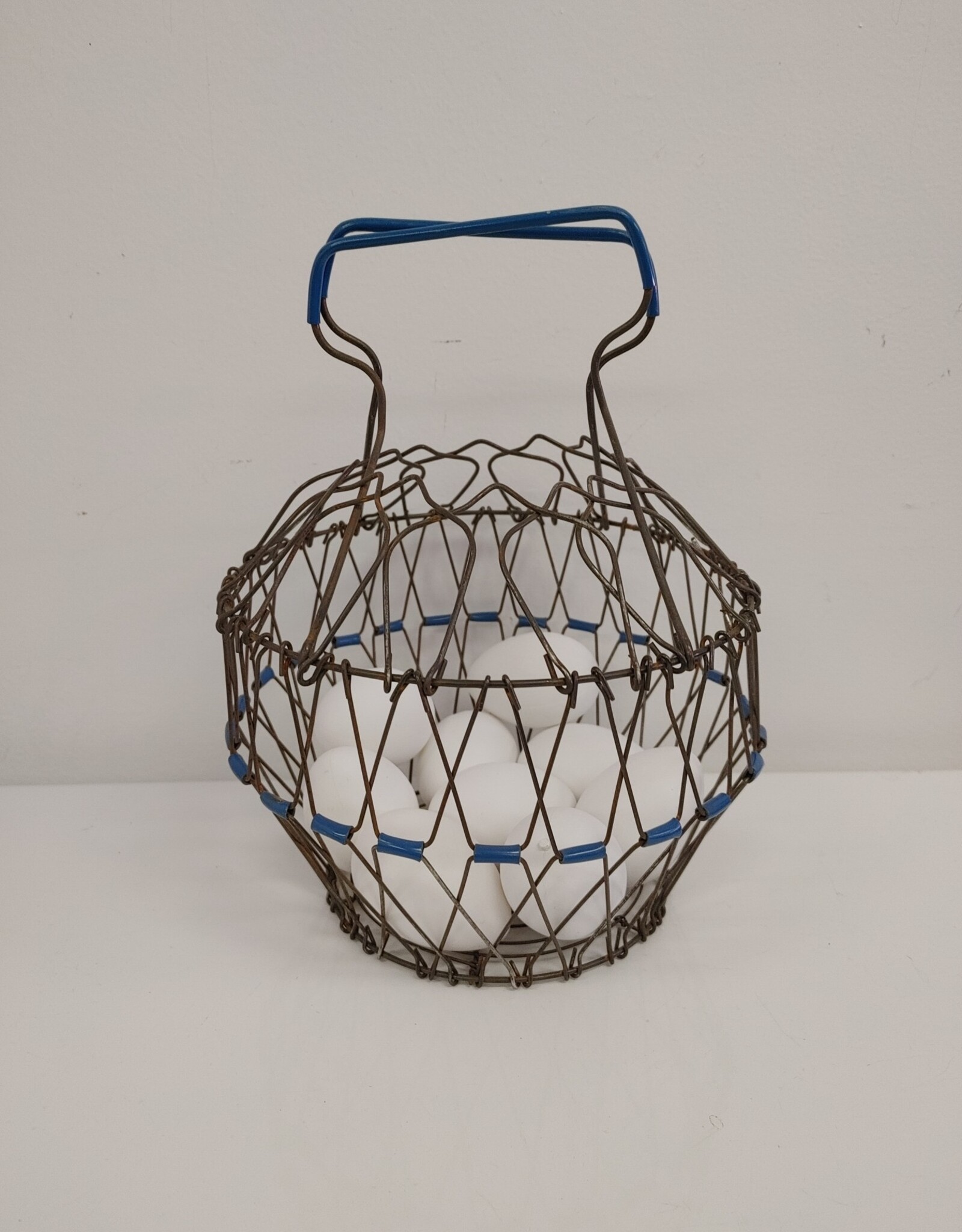 Vintage Collapsible Wire Egg Basket w/eggs