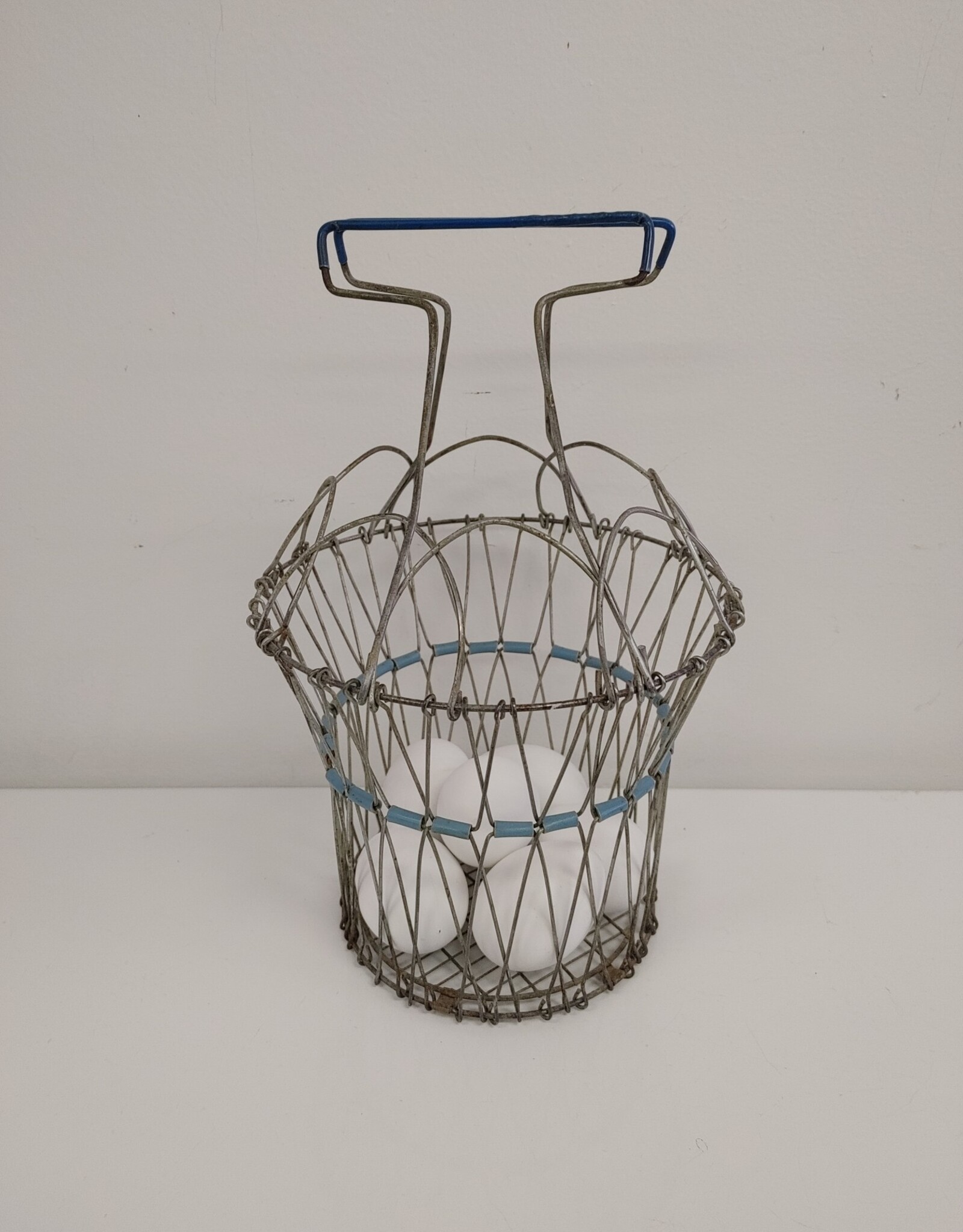 Vintage Collapsible Wire Egg Basket w/eggs