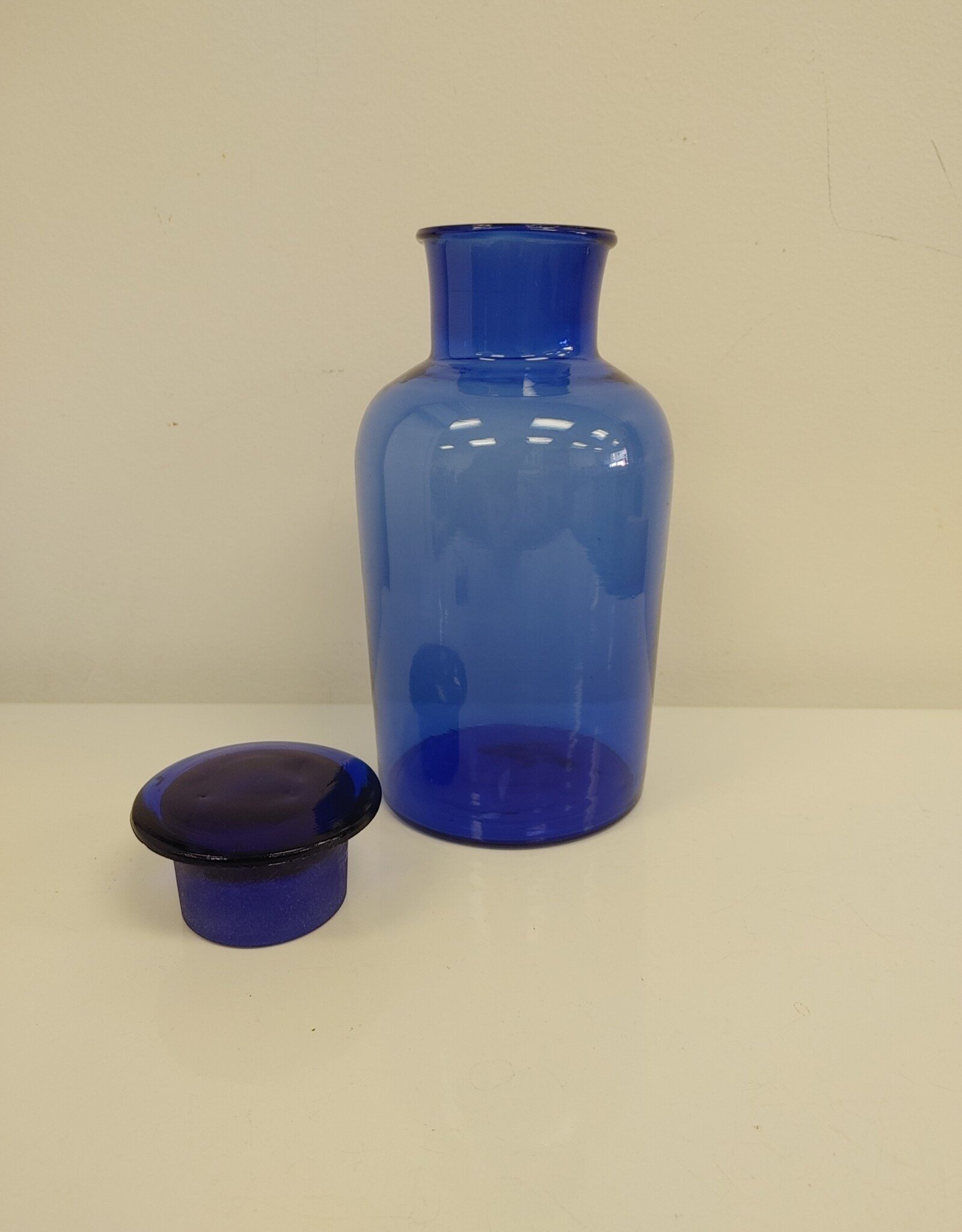 Vintage Cobalt Blue Apothecary Jar w/glass stopper