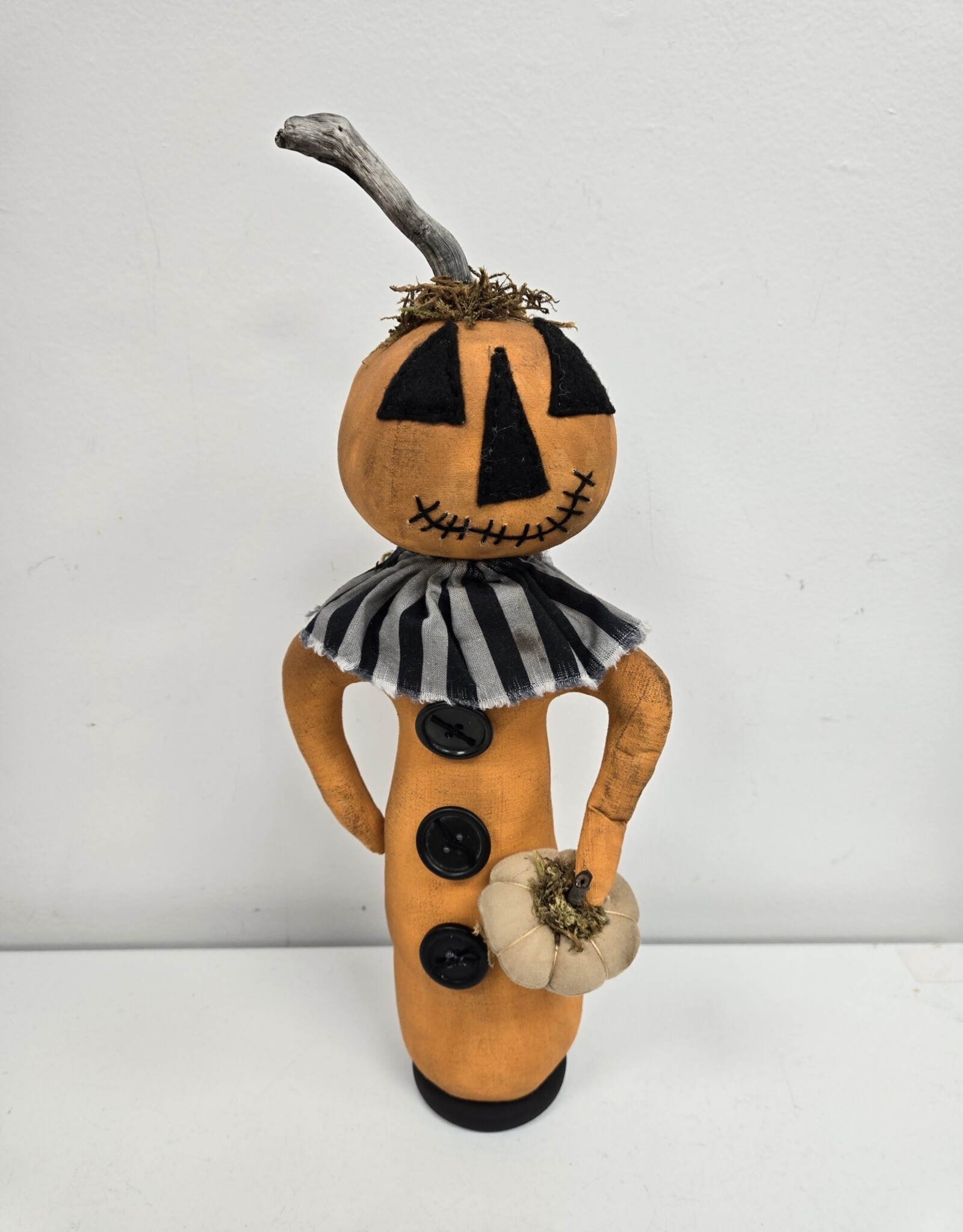 Primitive Pumpkin Person w/ruffle