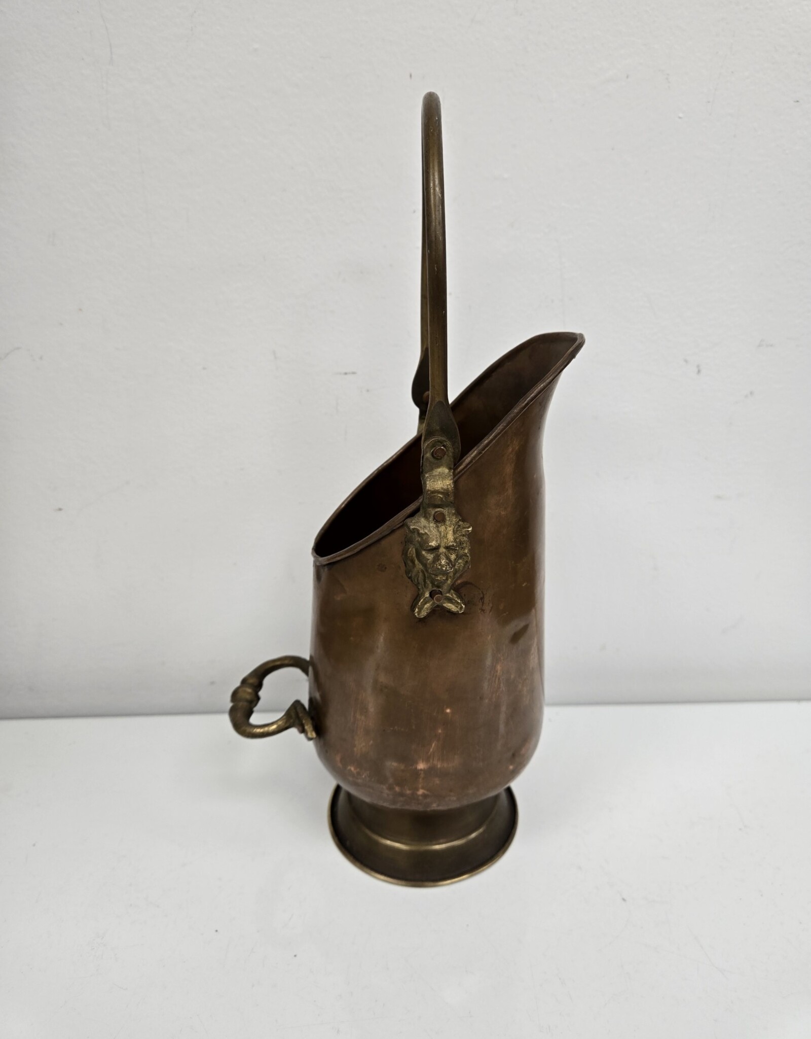 Vintage Copper & Brass Coal Scuttle Bucket w/lion heads - 12.5"