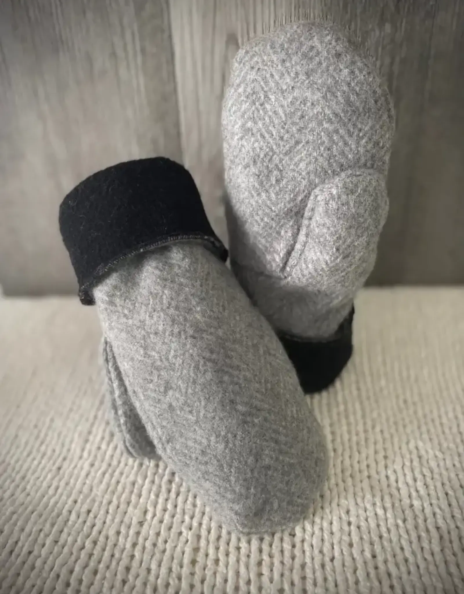 British & Irish Imports Ladies Handcrafted Mittens