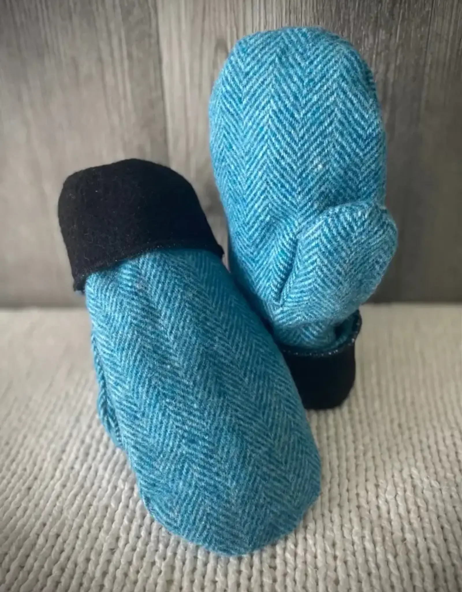 British & Irish Imports Ladies Handcrafted Mittens