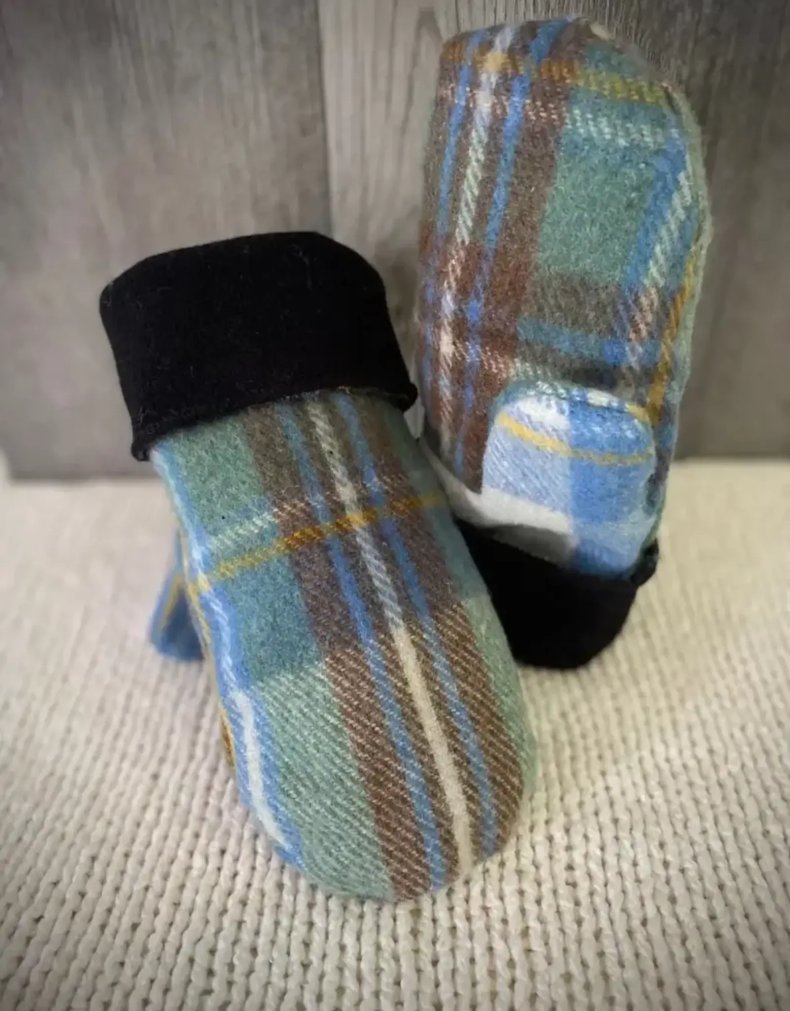 British & Irish Imports Ladies Handcrafted Mittens