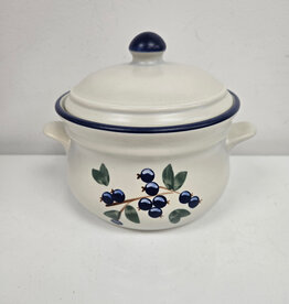 Laurentian Pottery Blueberry 8 x 6 Casserole Dish w/lid - Canada