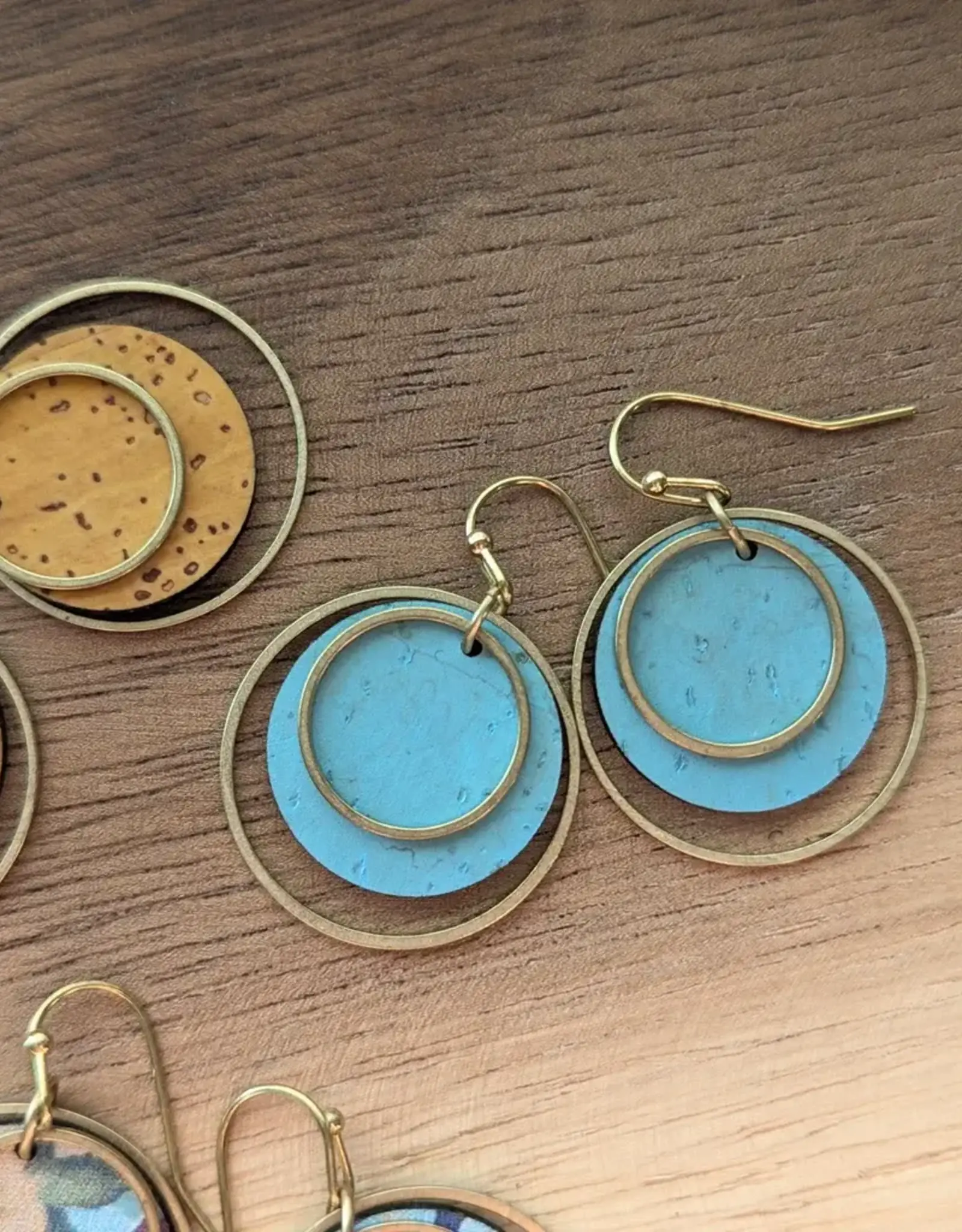 Small Brass Circle Cork Earrings - Bright Teal