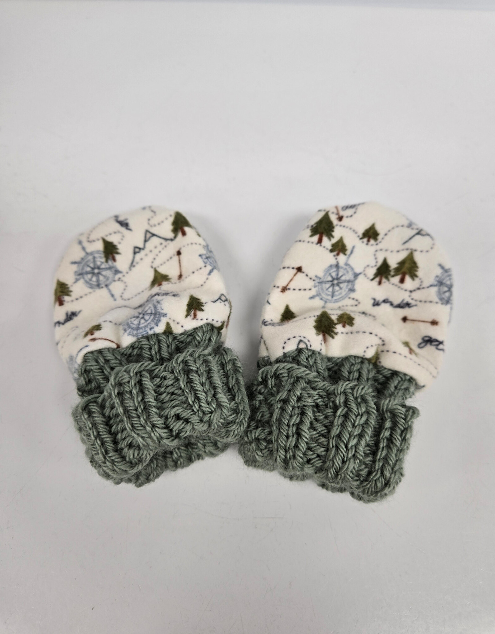 Flannel Mitts - Green Trees