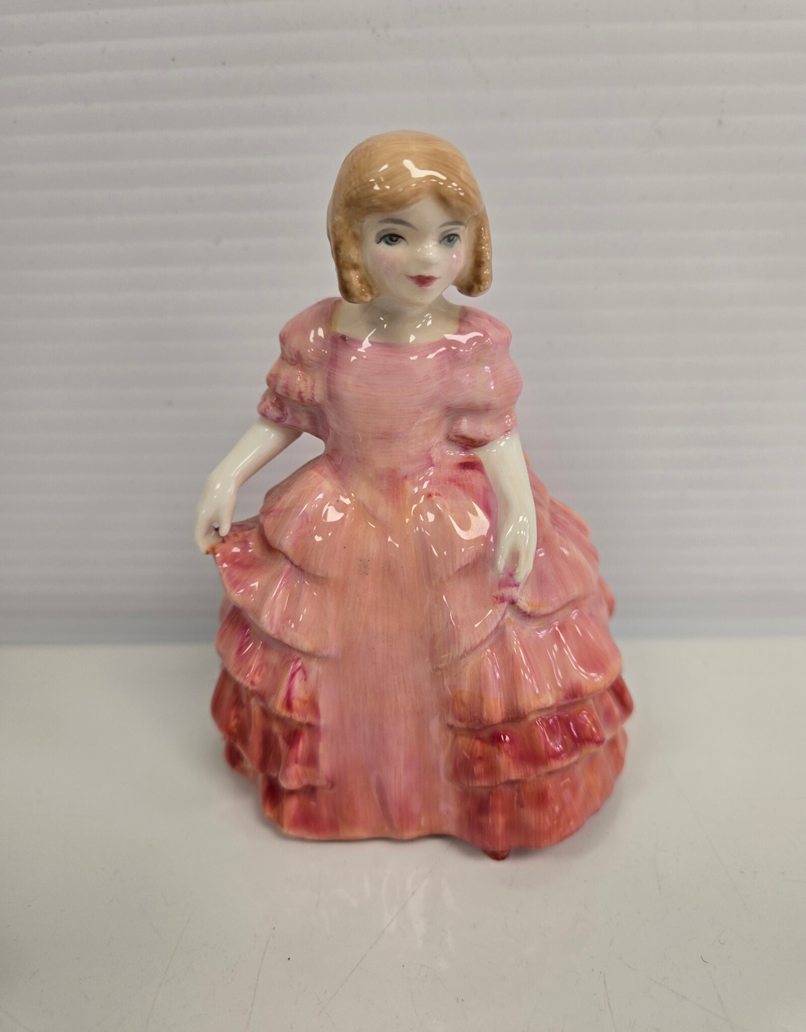 Dianne Jackson Royal Doulton - Rose HN1368