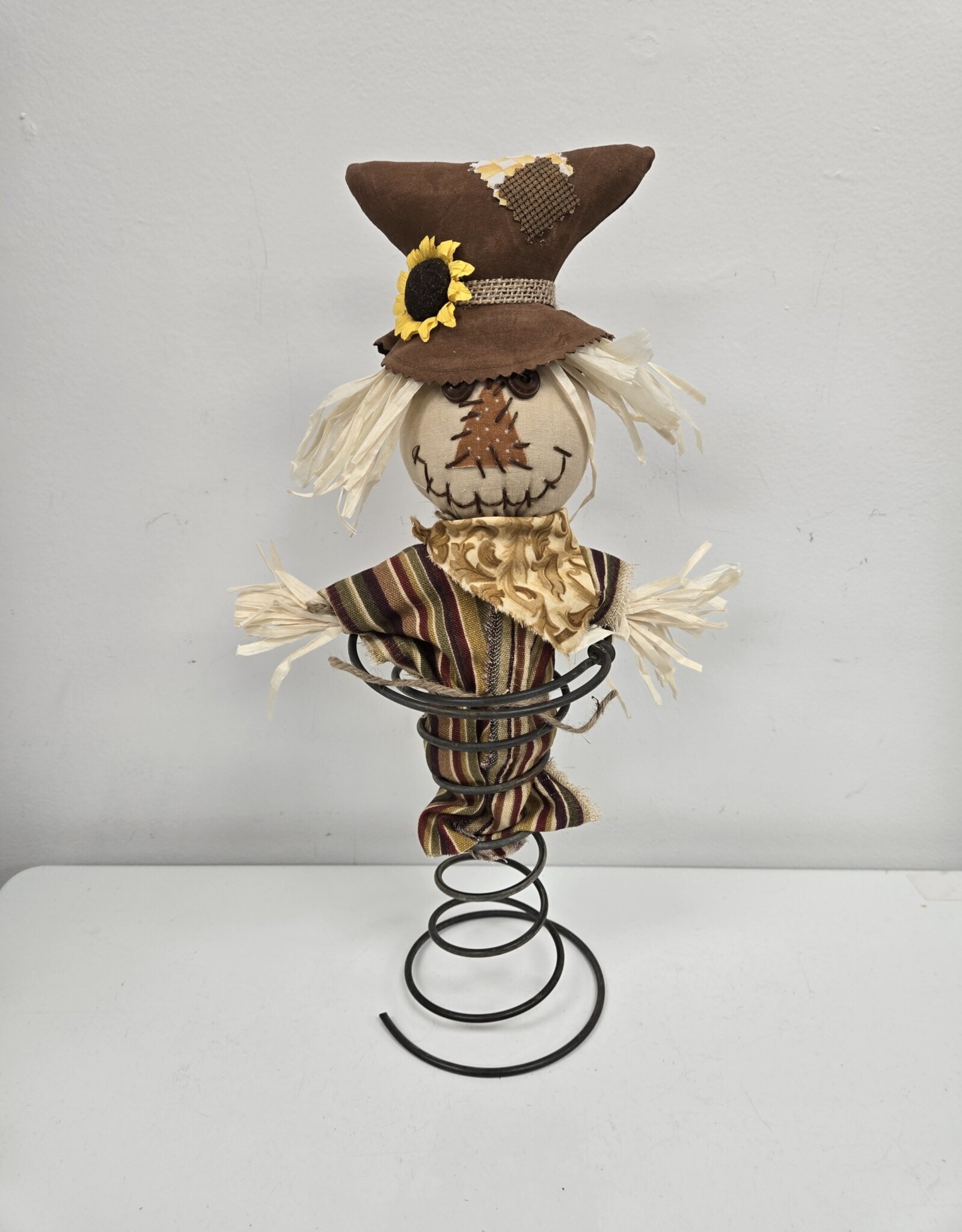Primitive Scarecrow w/spring