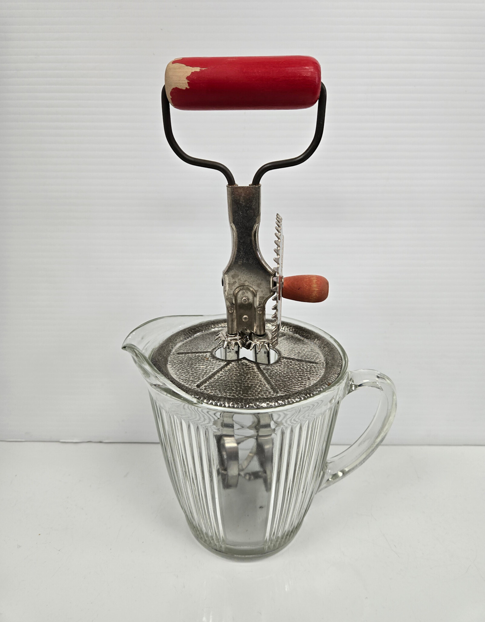 Vintage A&J Mixer w/Splash Lid & Ribbed Glass Pitcher