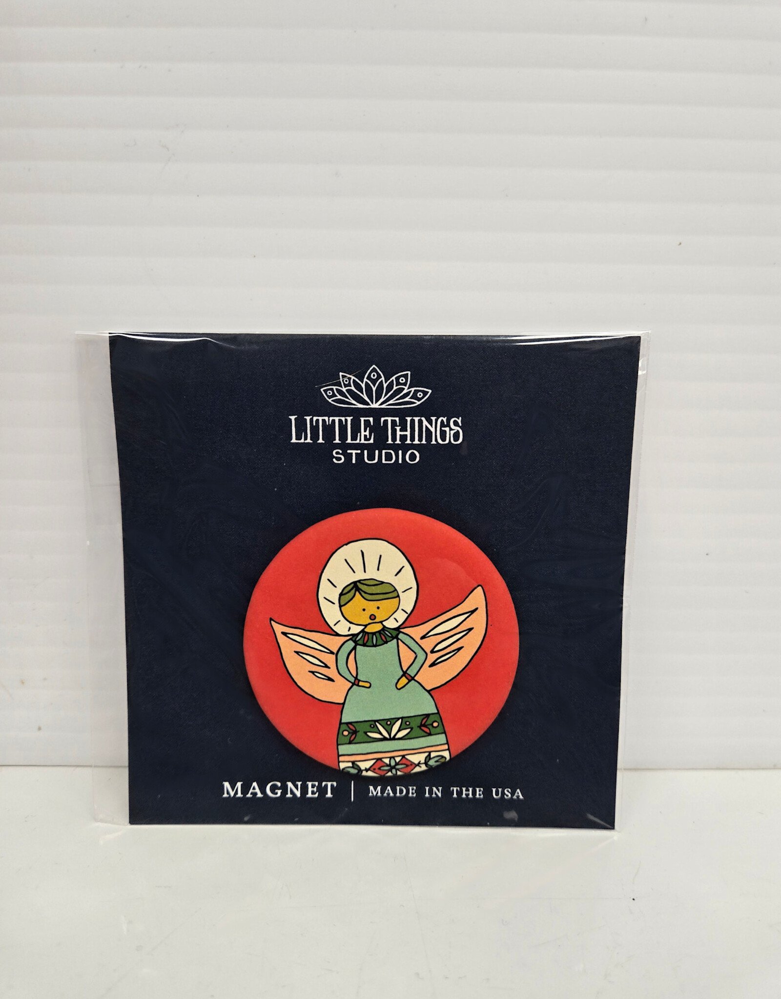 Caroling Angel Christmas Magnet