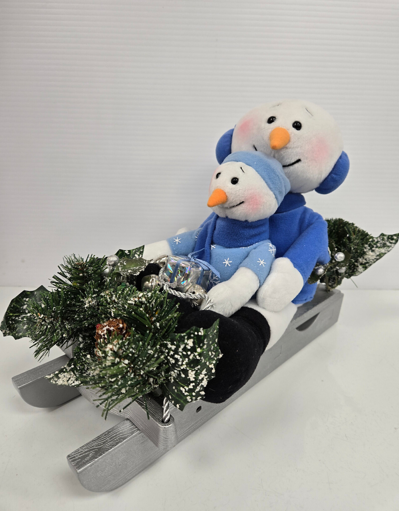 Avon “A Magical Winter Sleigh Ride” Snowmen Lights Motion Musical
