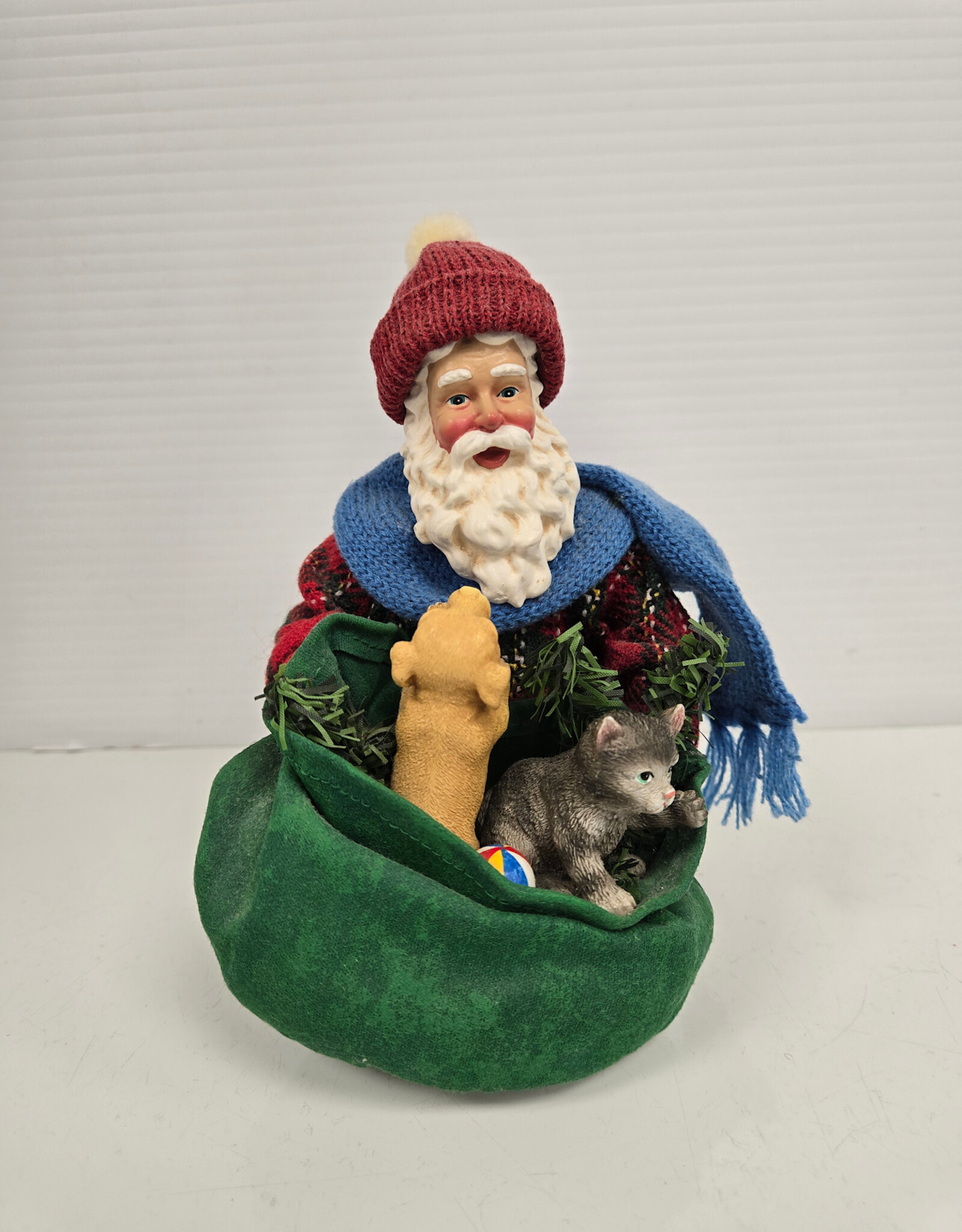 Clothtique Possible Dreams Santa - Fuzzy Friends