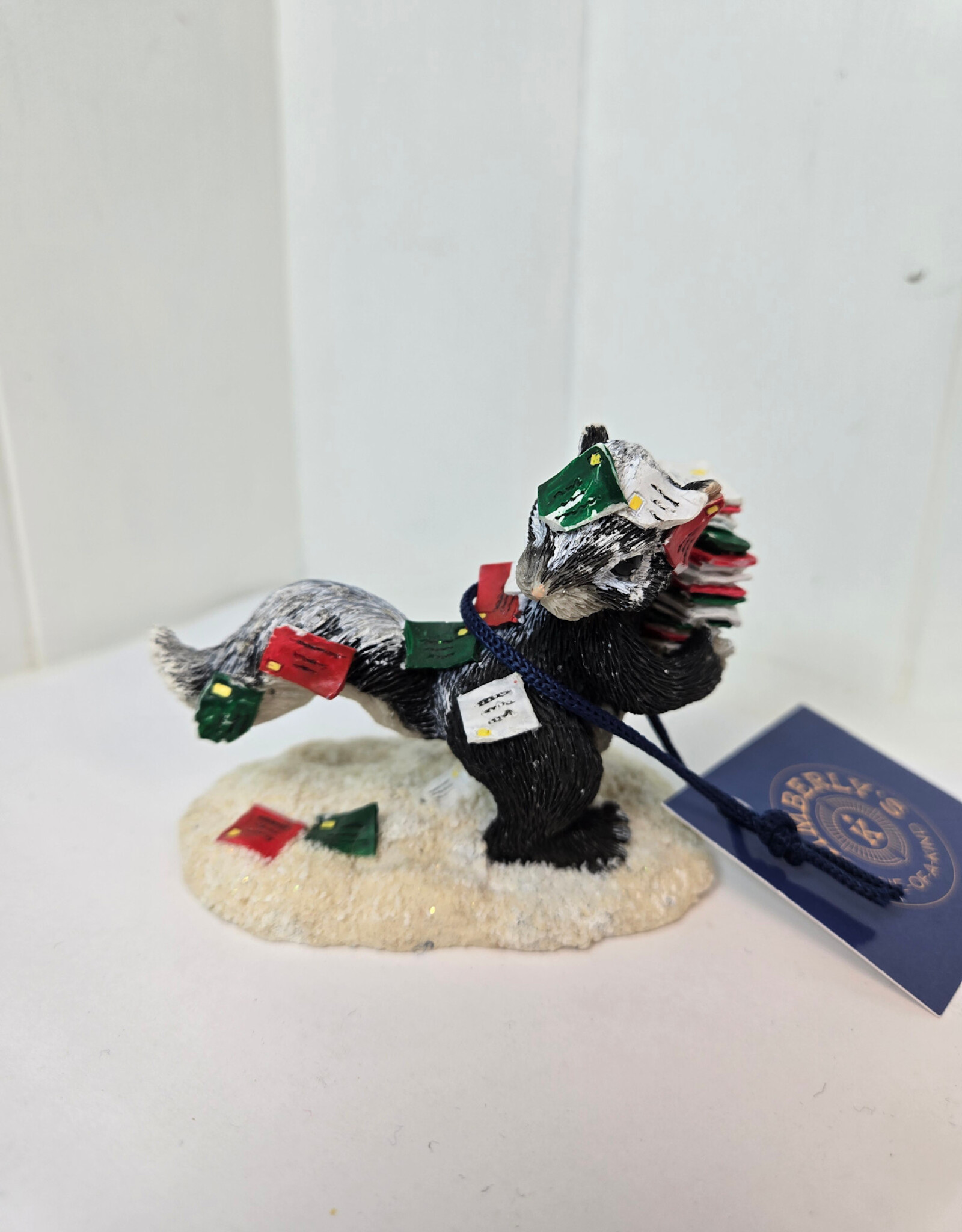 Charming Tails Airmail Skunk Figurine