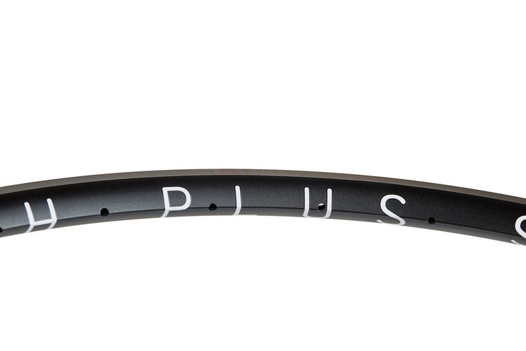 Archetype H Plus Son / Dura Ace hub / built by hand FRONT - Velo