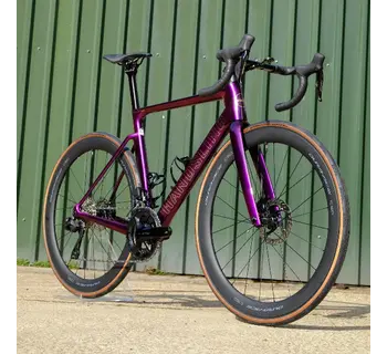 A1R0evo Aero Road Bike - Handsling