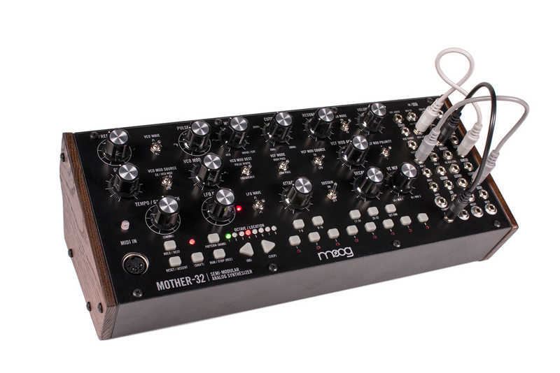 鍵盤楽器 Moog mother 32 Moog Music Mother 32 Tabletop Eurorack format semi-modular