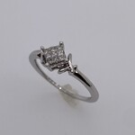 10 Kt White Gold Dia Eng Ring SI2  0.05 Ctr 0.45 Ctw