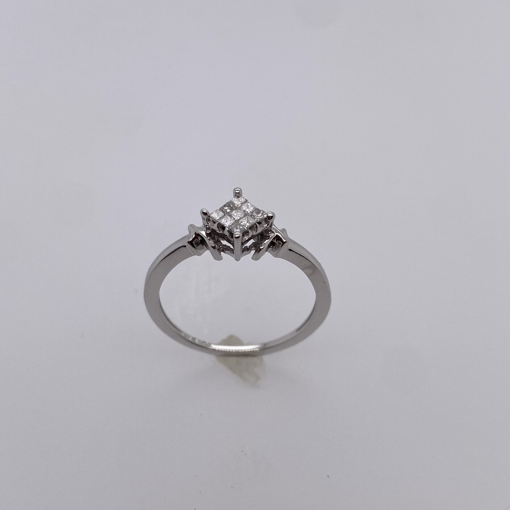 10 Kt White Gold Dia Eng Ring SI2  0.05 Ctr 0.45 Ctw