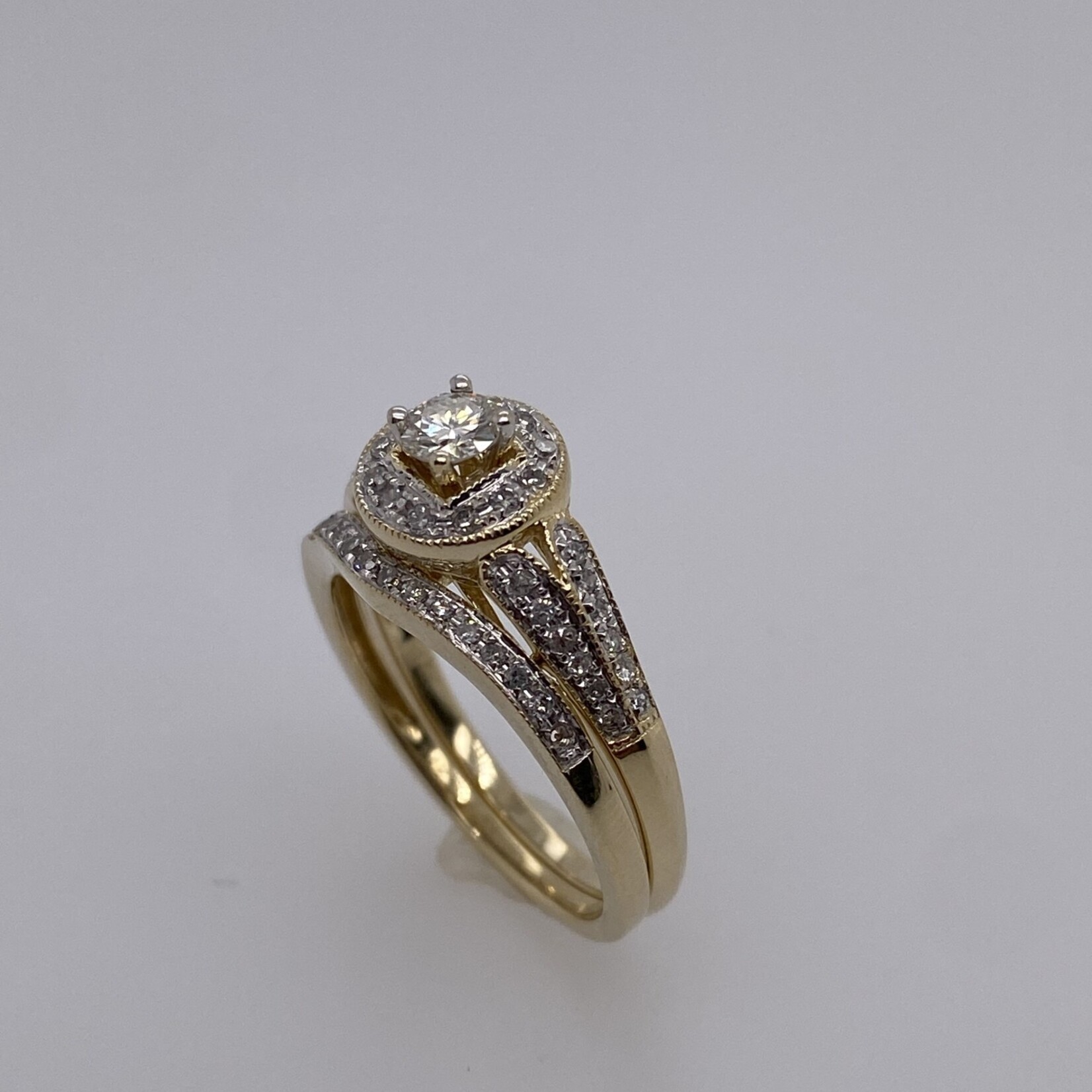 14 Kt Yellow Gold  Round Cut Diamond Two-Ring Wedding Set 0.6 Ctw 0.2 Ctr