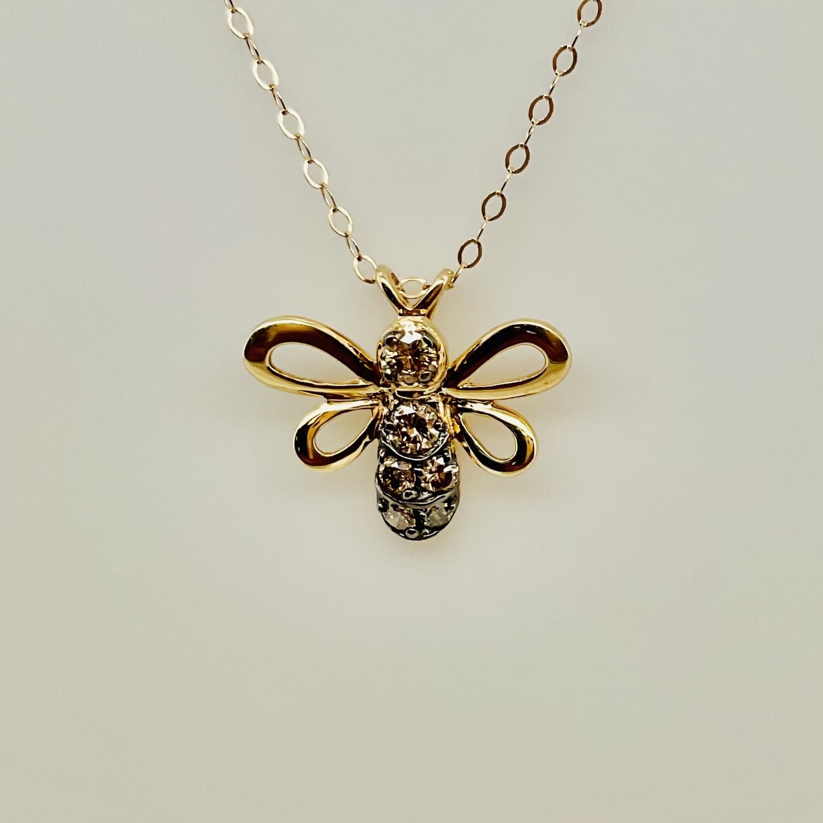 14 Kt YG 18" Chain & Bee Champagne Dia Pendant .22 Ctw