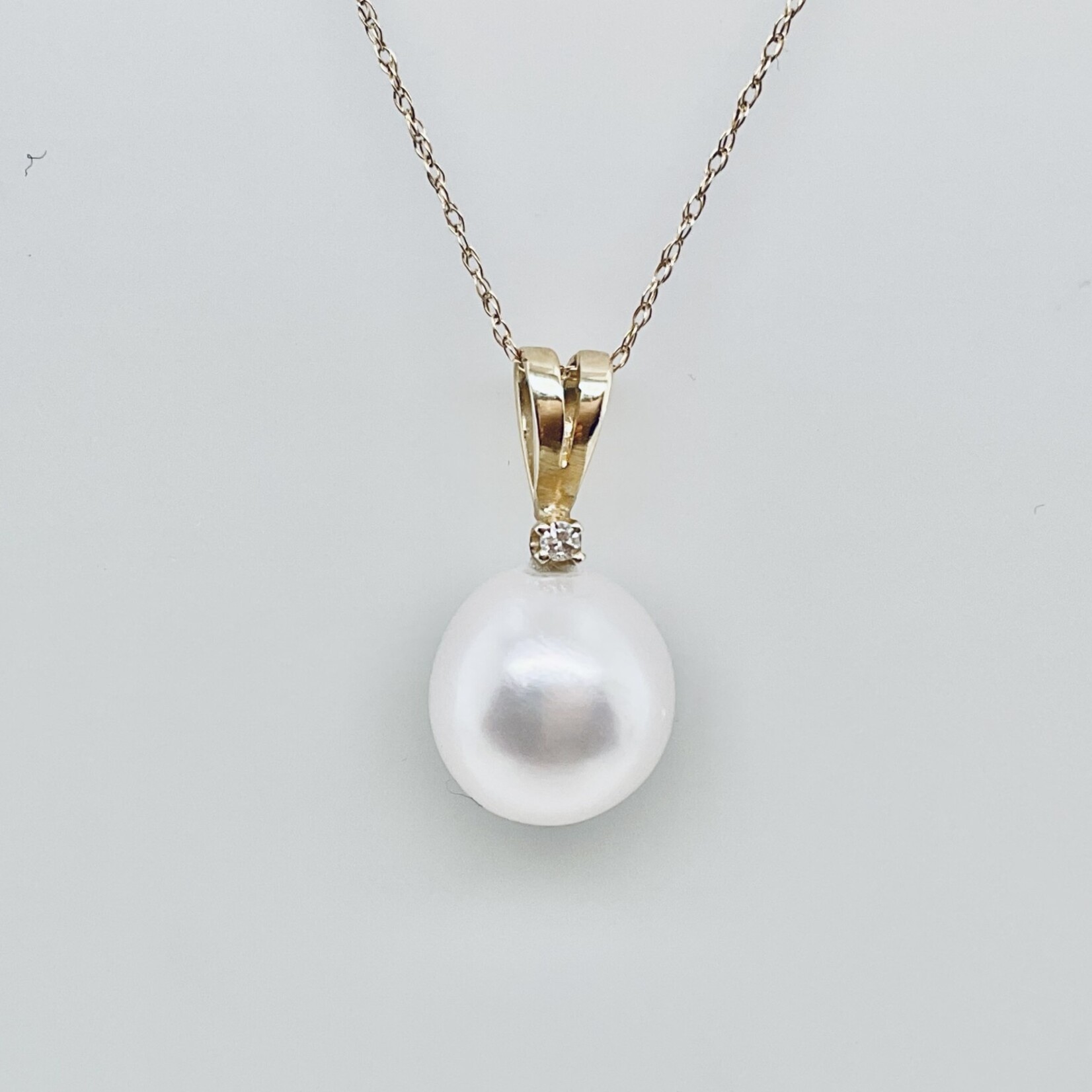 14Kt YG 11mm Freshwater Pearl/ Dia Pendant Set, 18" Chain .01 Ctw