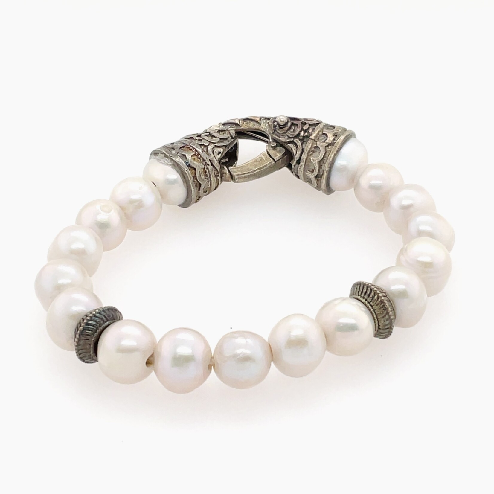 Pearl Bracelet/ Vintage Hammered Clasp 8"