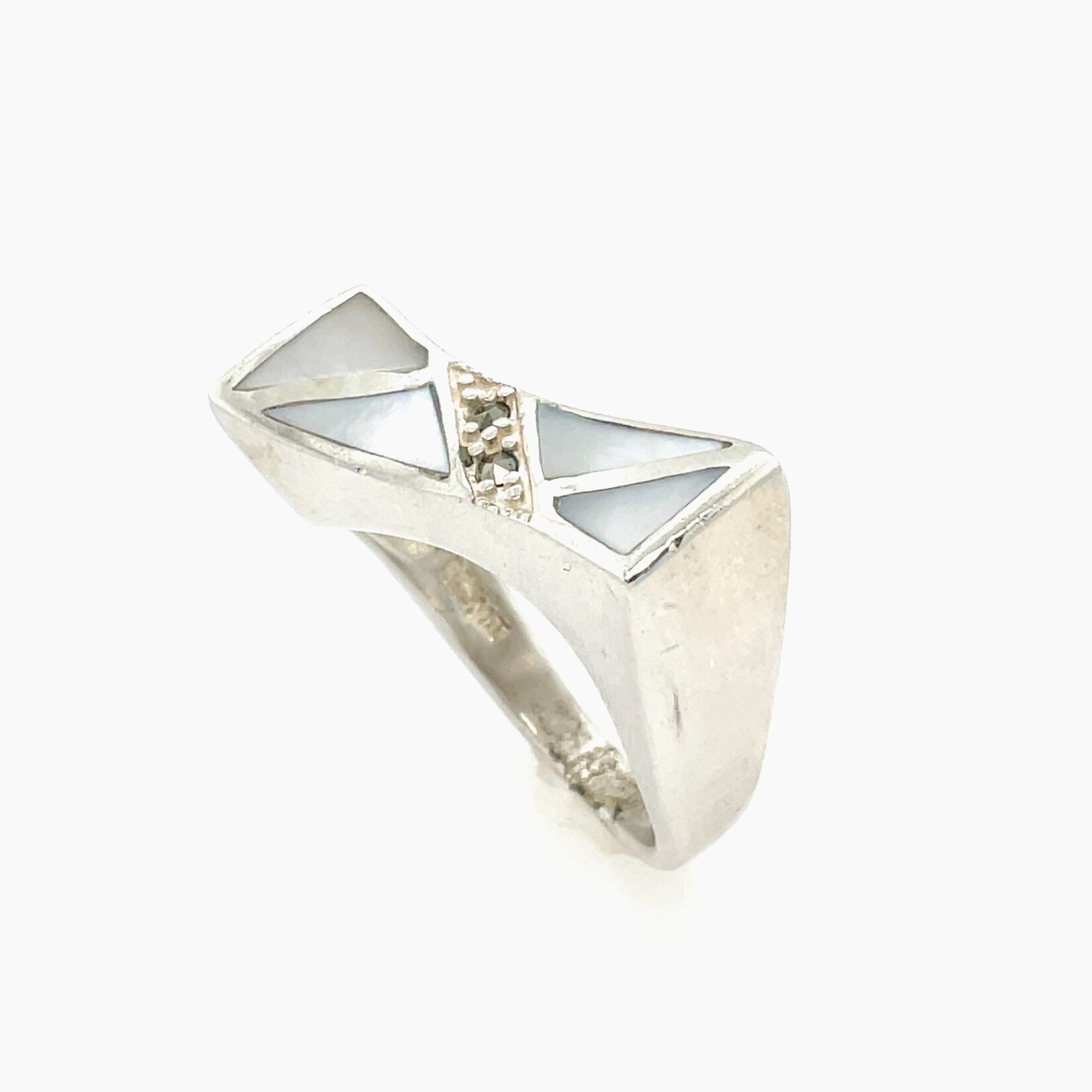 Ladies Hematite Ring / Silver Size 7