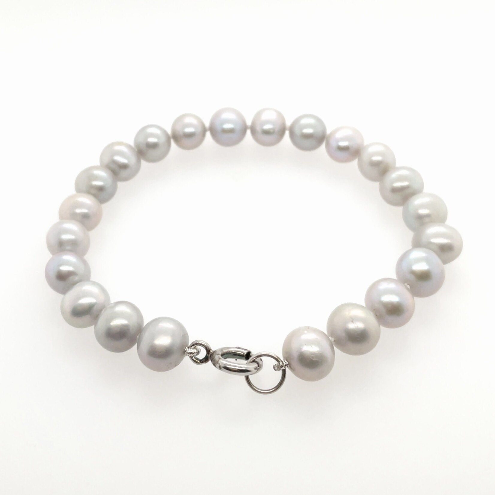 Ladies Gray Tone Pearl Bracelet/ Silver Clasp 8"