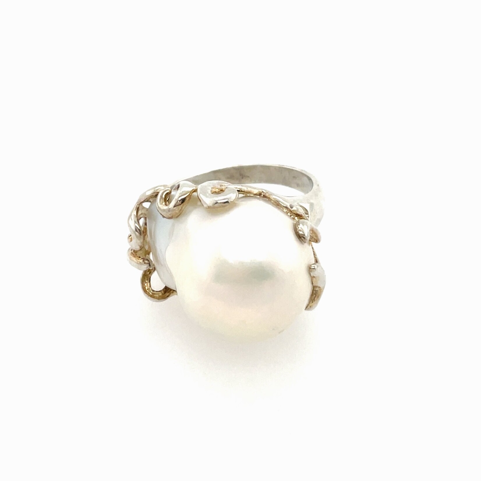 Ladies Pearl Ring / Silver Size 8