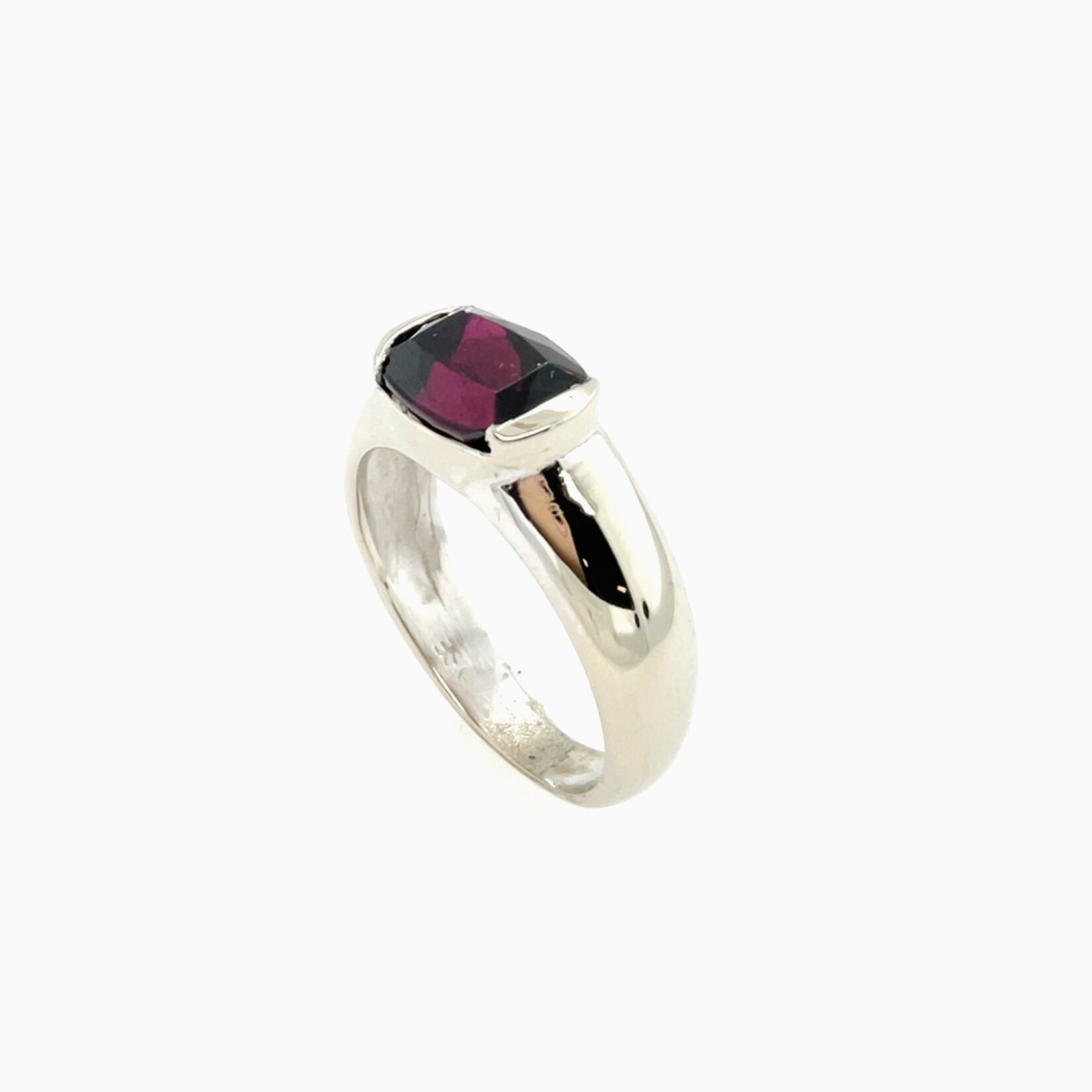 Silver Garnet Ladies Fashion Ring Size 7.5