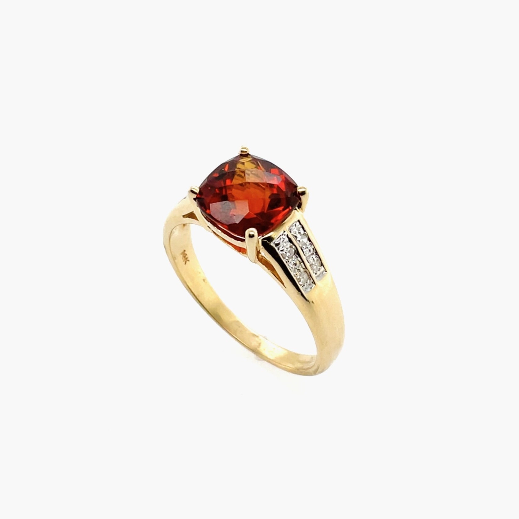 14 KT  YG  Garnet Ladies Ring #8.25 .08 Ctw 2.0 Tgw