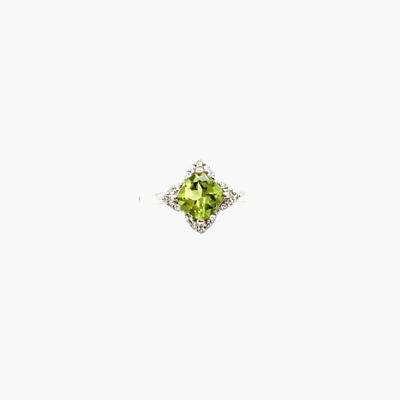 10K Ladies Peridot Ring Size 7.25