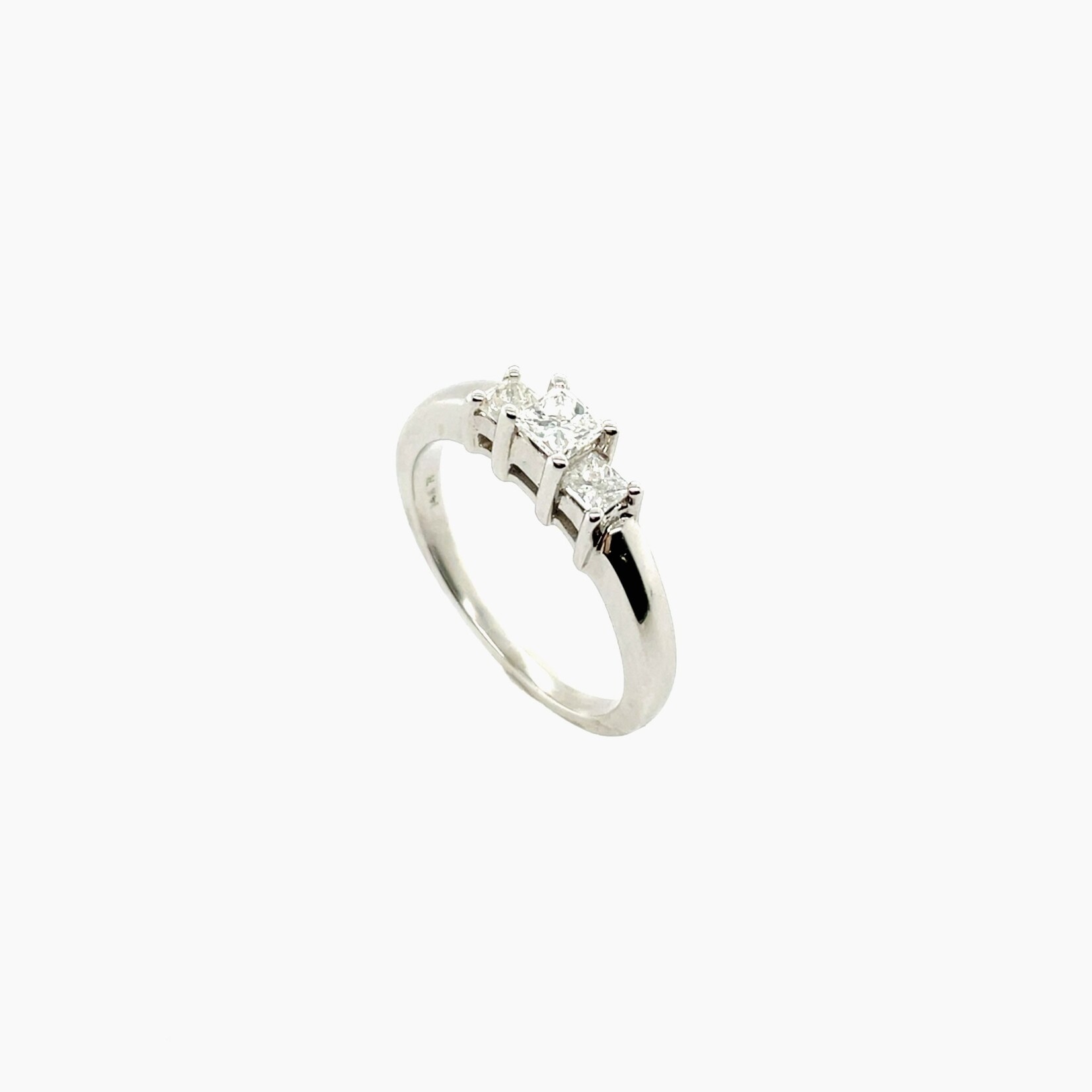 Millenia 14K White Gold Simple 3-Stone Ring Size 7.5