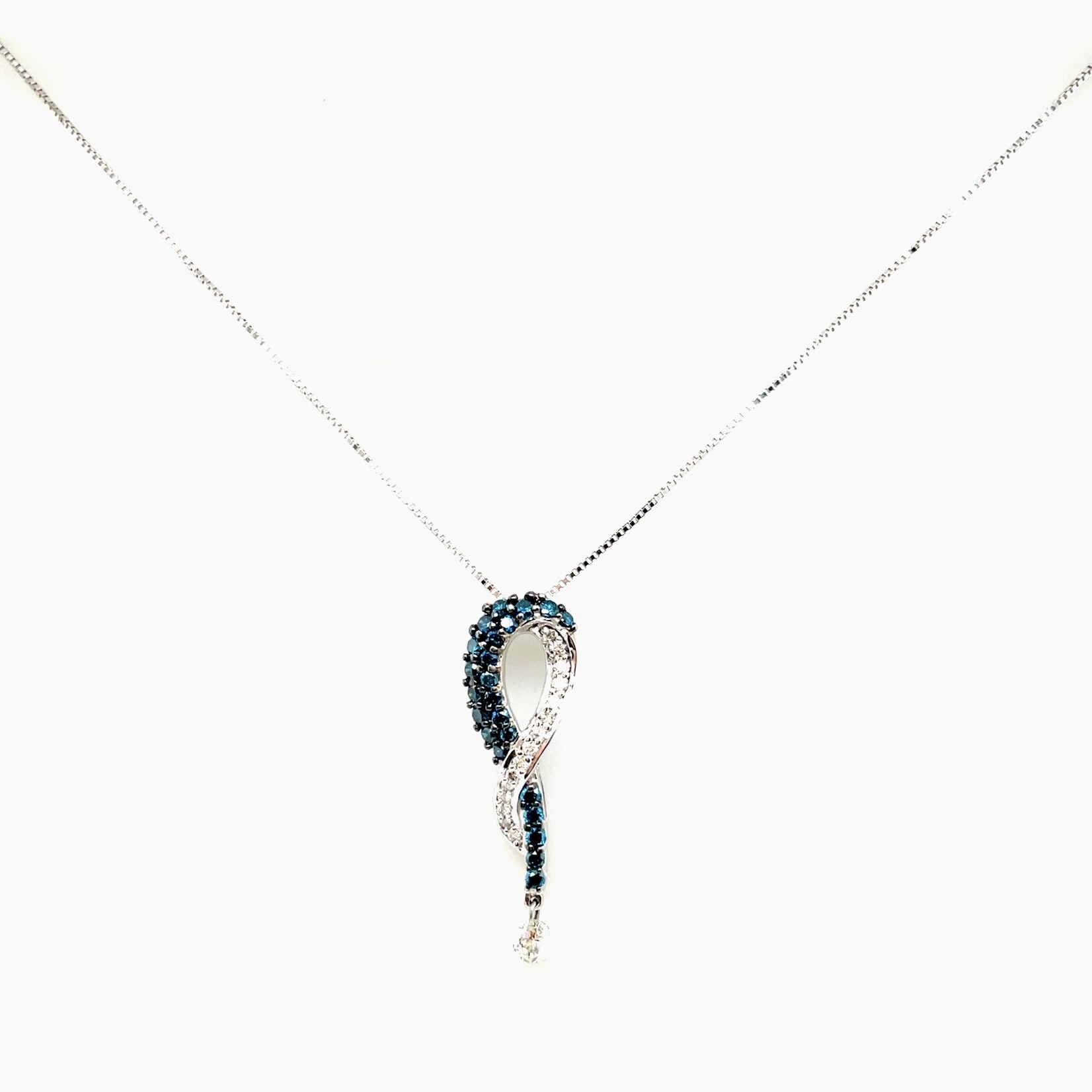 14k White Gold Blue Diamond Necklace .32 Ctw