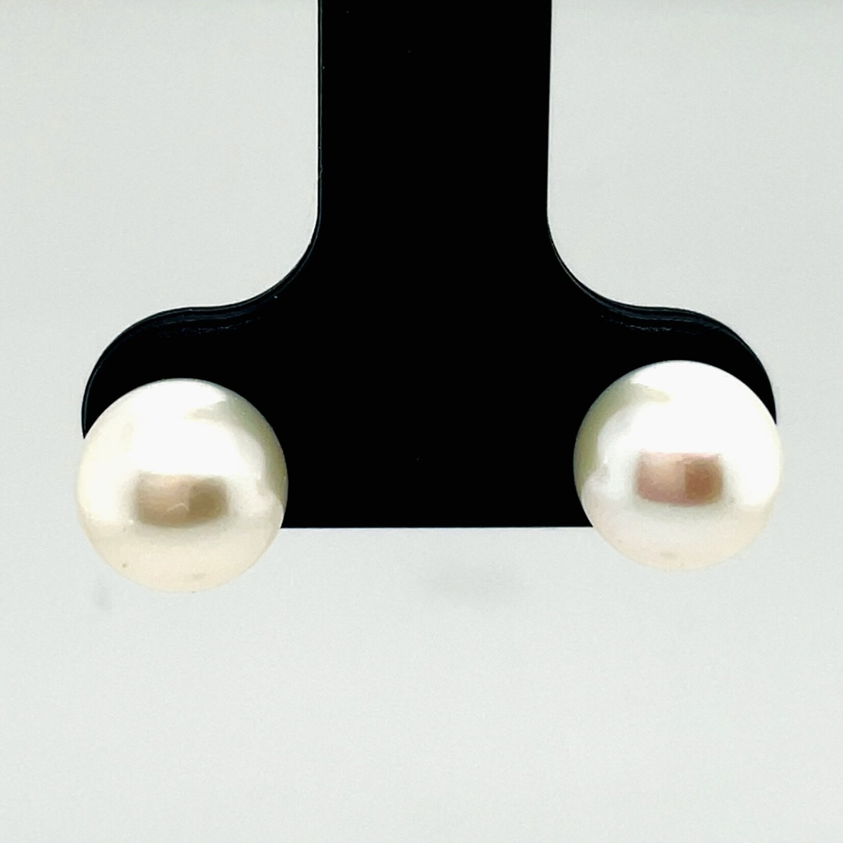 18KT WG Akoya 7mm Pearl Stud Earrings