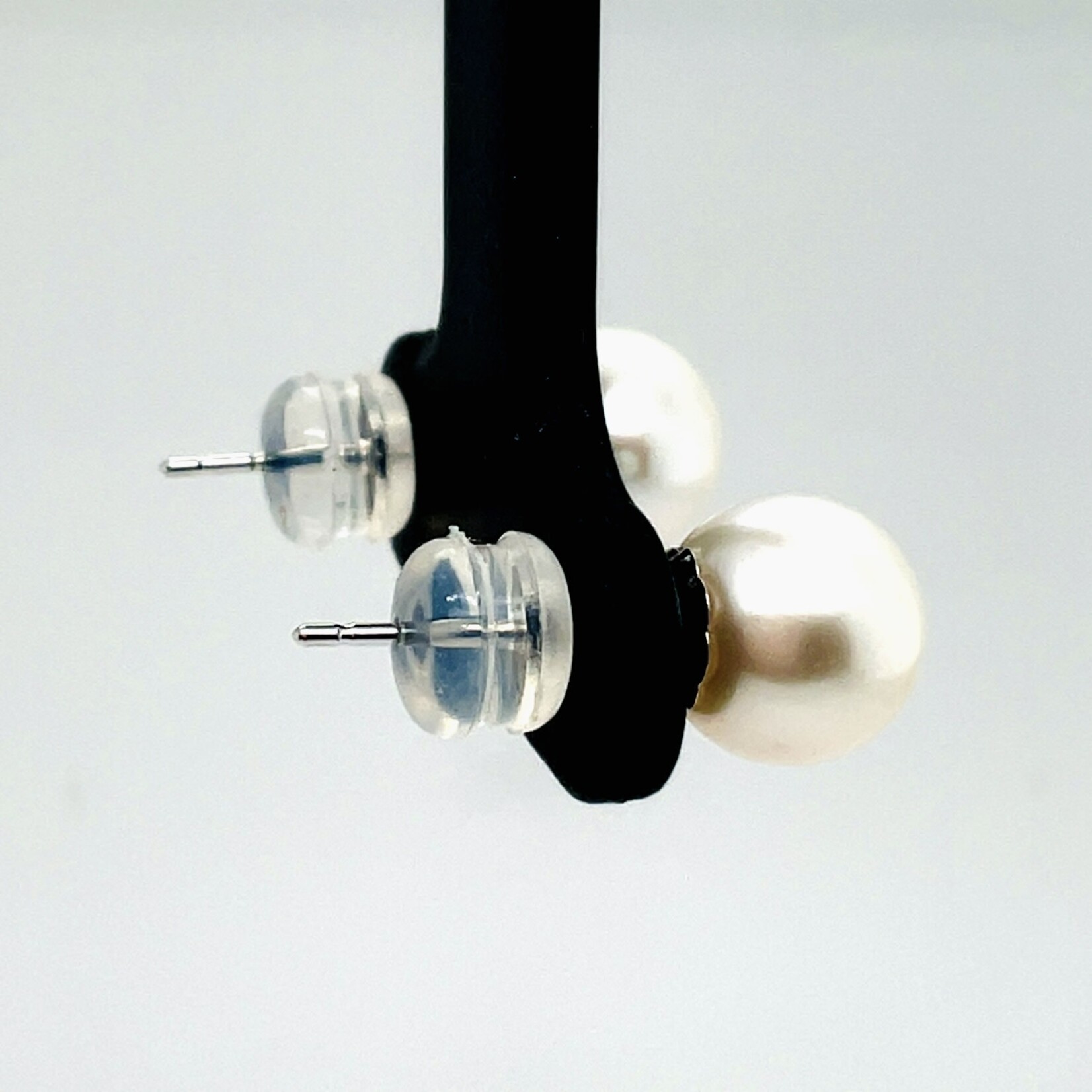18KT WG Akoya 7mm Pearl Stud Earrings