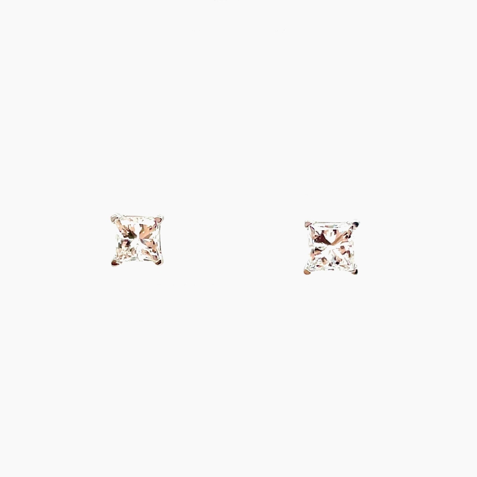 14 Kt Ladies Diamond Earrings .75 Ctw