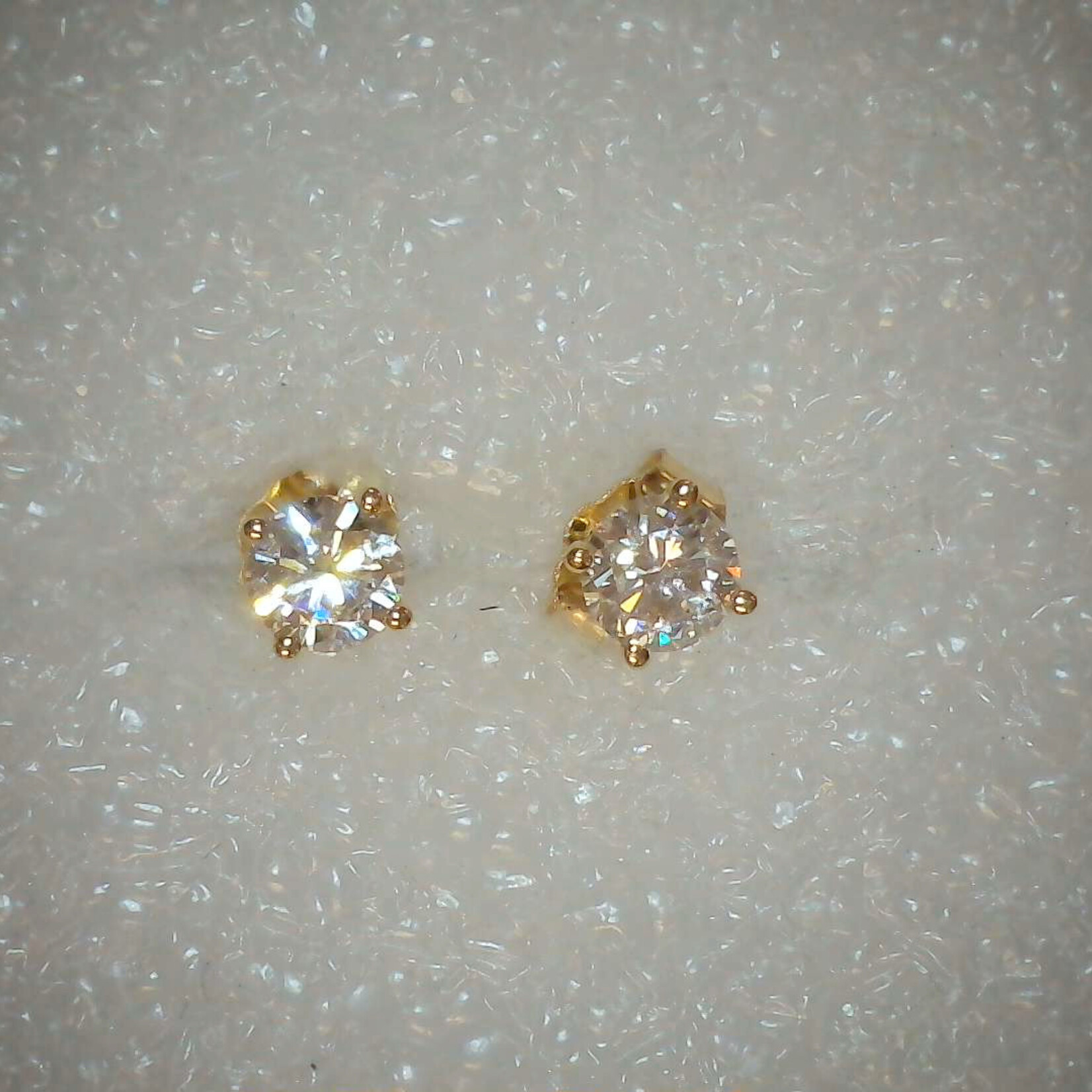 14 Kt YG Diamond Earrings 0.5 Ctw