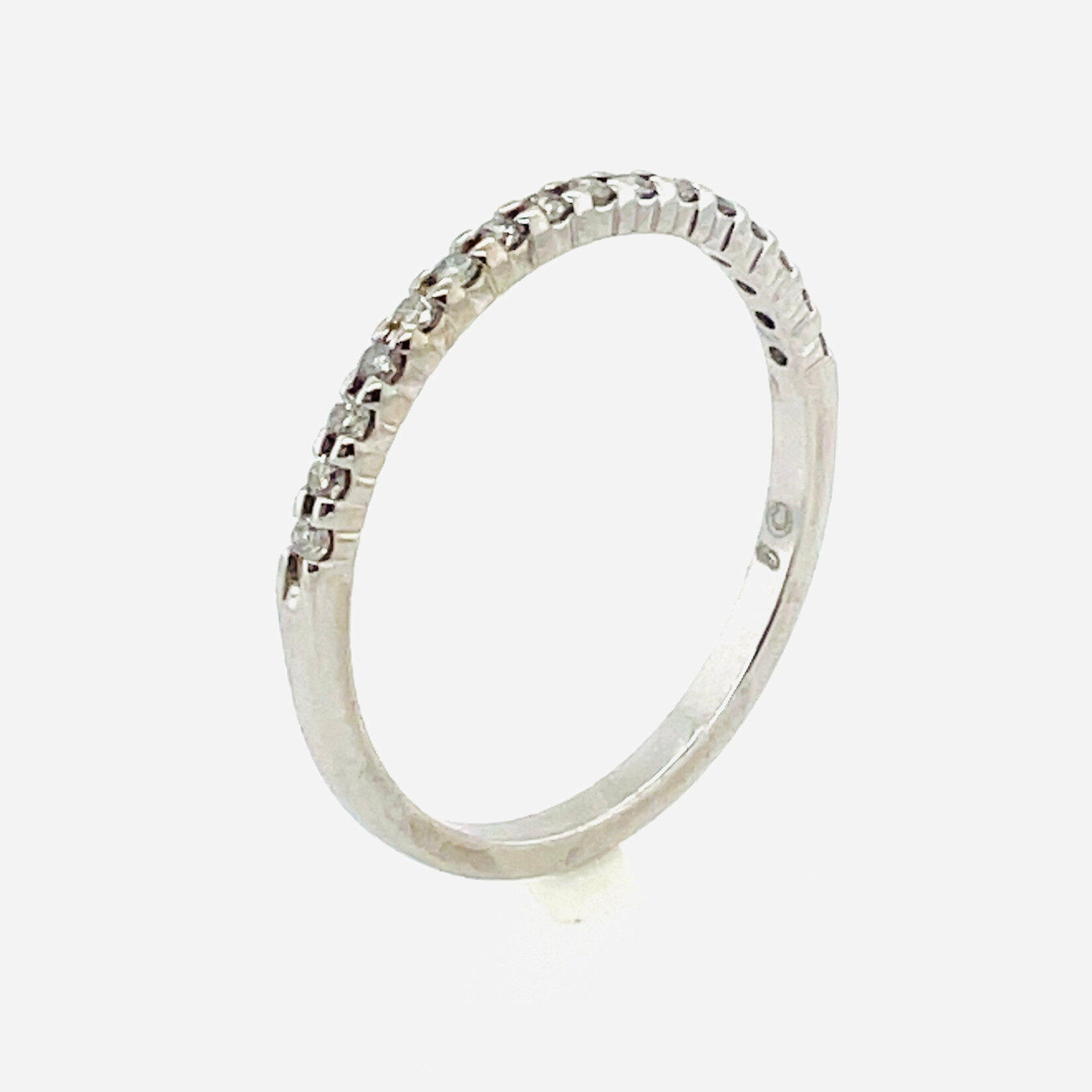 10Kt White Gold Diamond Ring