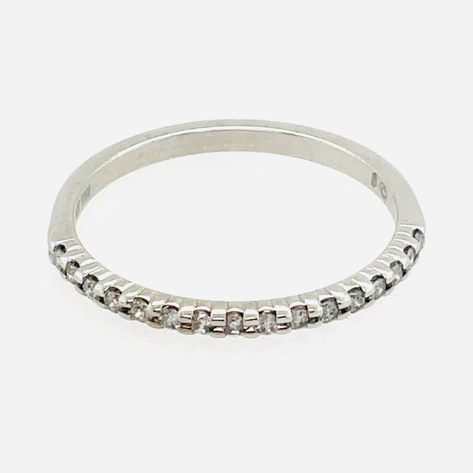 10Kt White Gold Diamond Ring