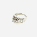 14 Kt WG 3 Stone Di Baguette 2.66 Ctw Size 9.5 Pre-owned