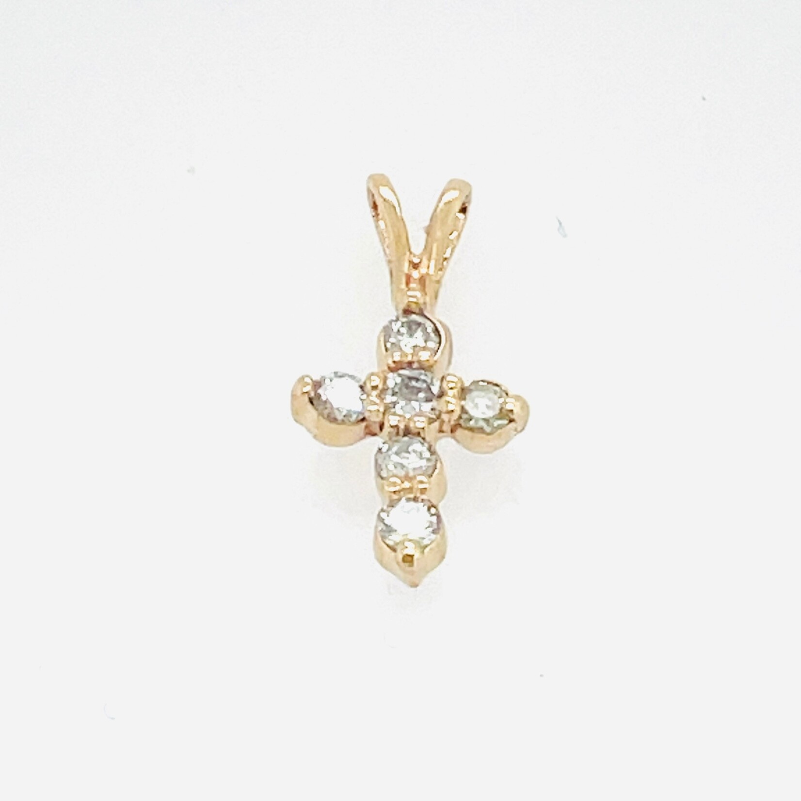 10Kt YG Round Cut Diamond Cross Pendant 0.20 Ctw 17.6mm x 9.1mm